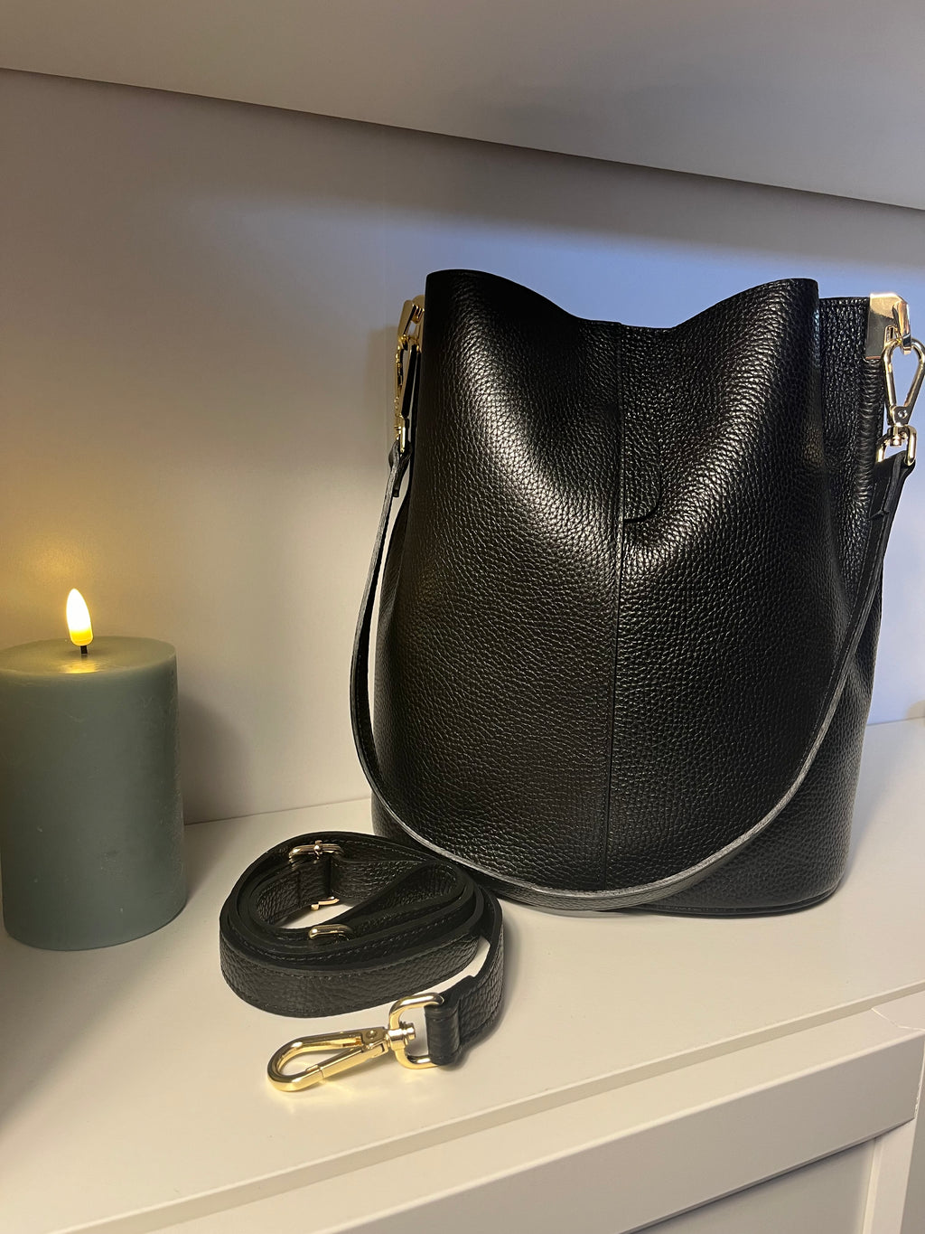 Tasche „Valentina“ Beutelform Leder edel crossbody Umhängetasche