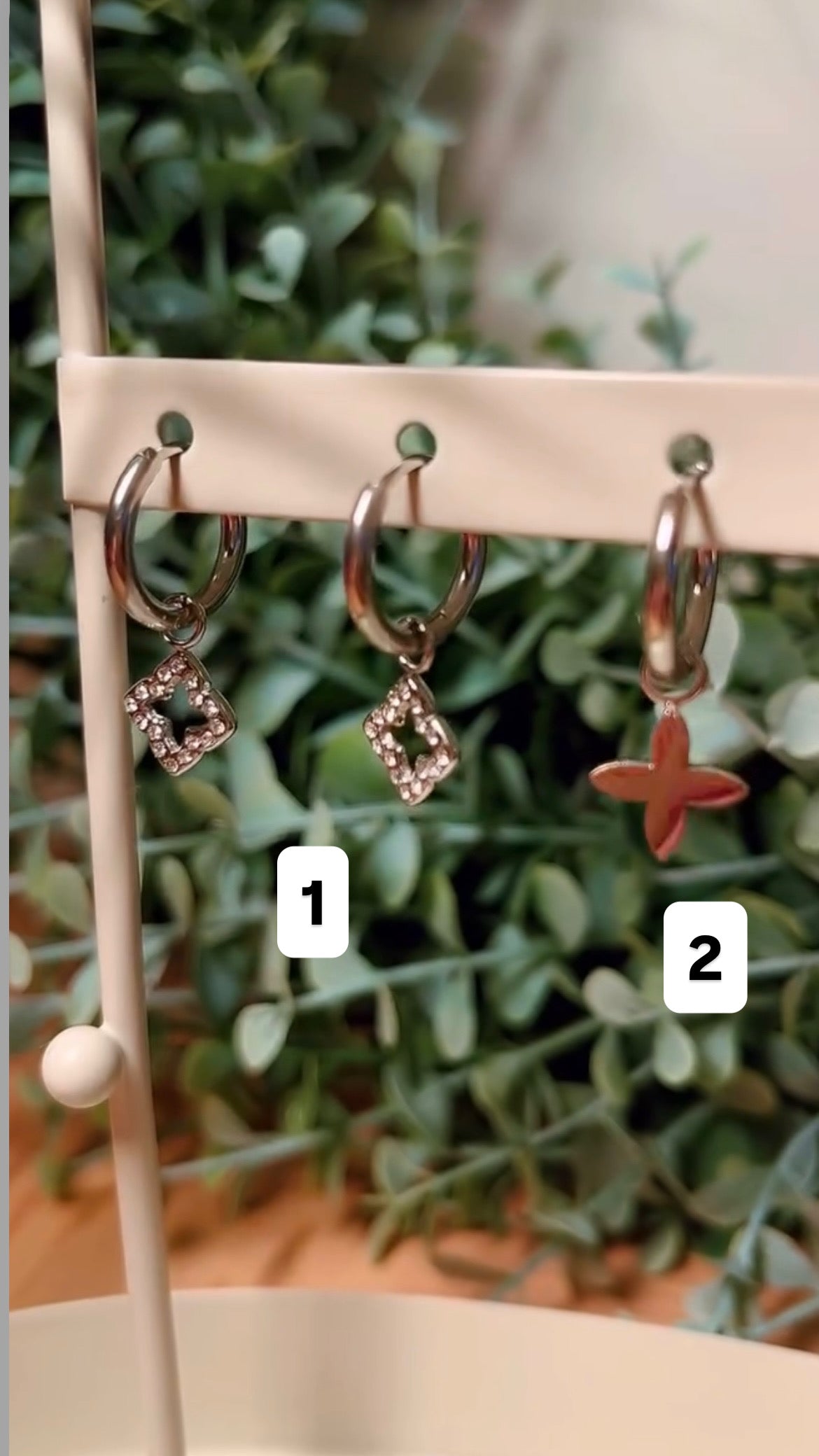 Ohrringe „Holly“ klein silberfarben vergoldet Mini Ohrstecker Ohrhänger Schmuck