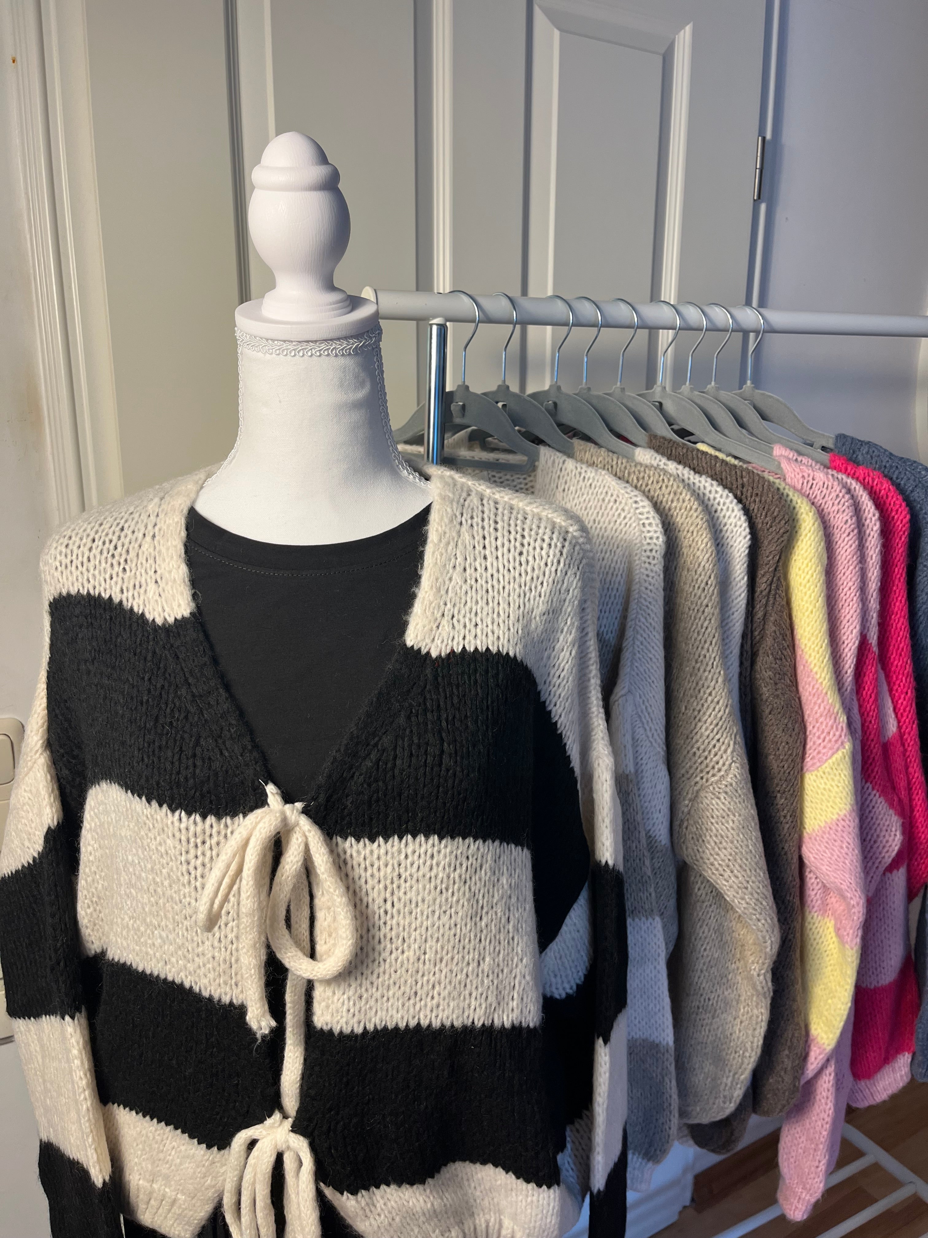 Cardigan Strickjacke mit Schleifen