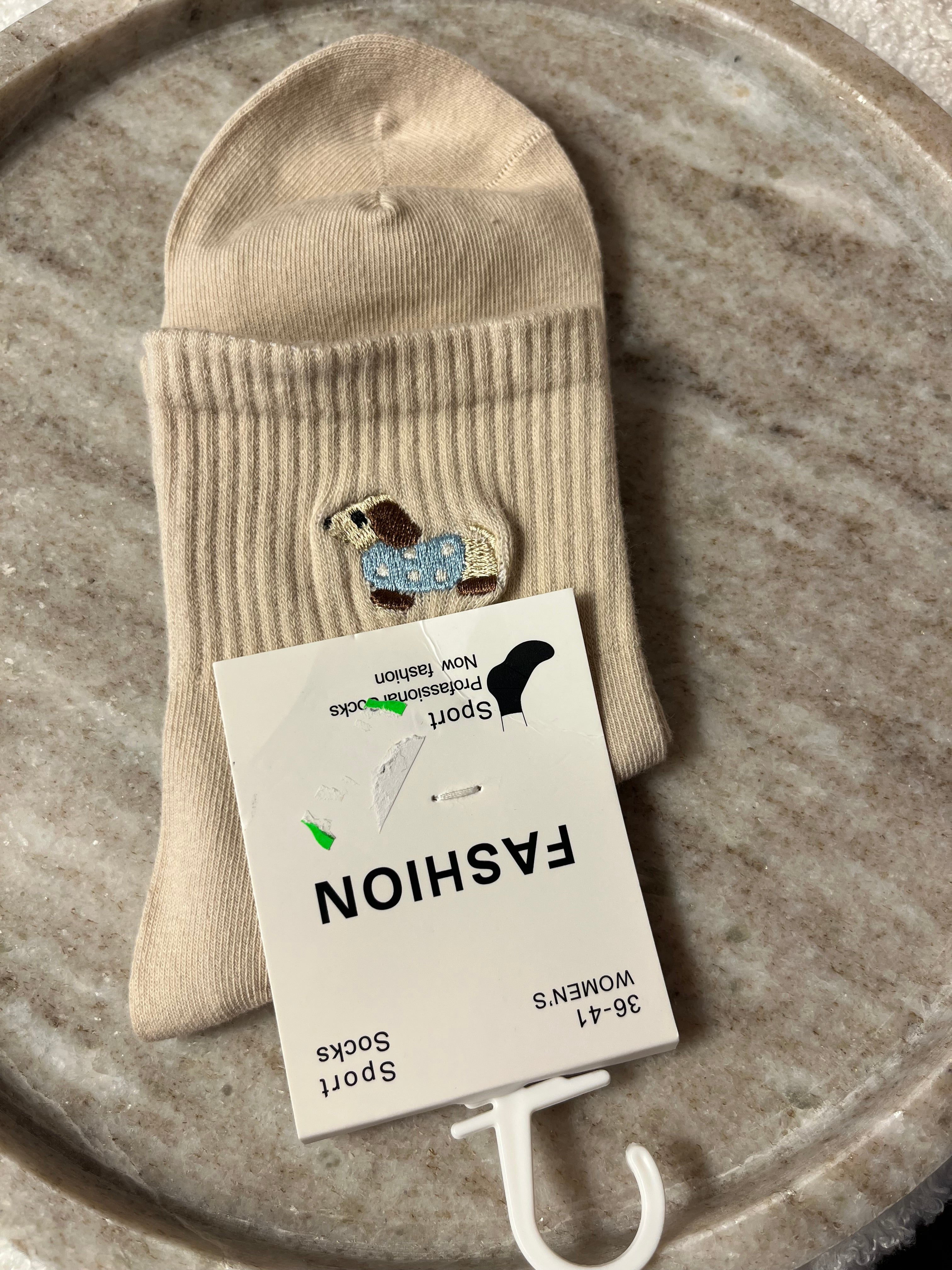 Socken Dackel gestickt