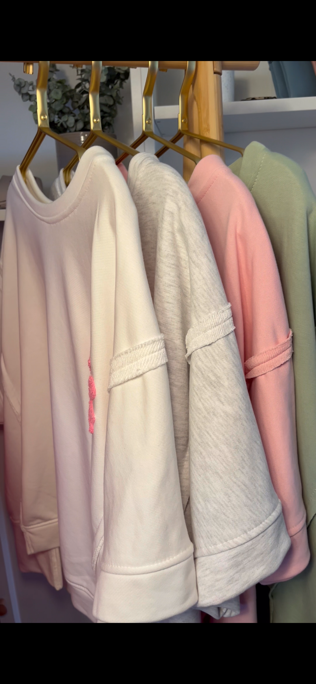Dog Mom Pullover 