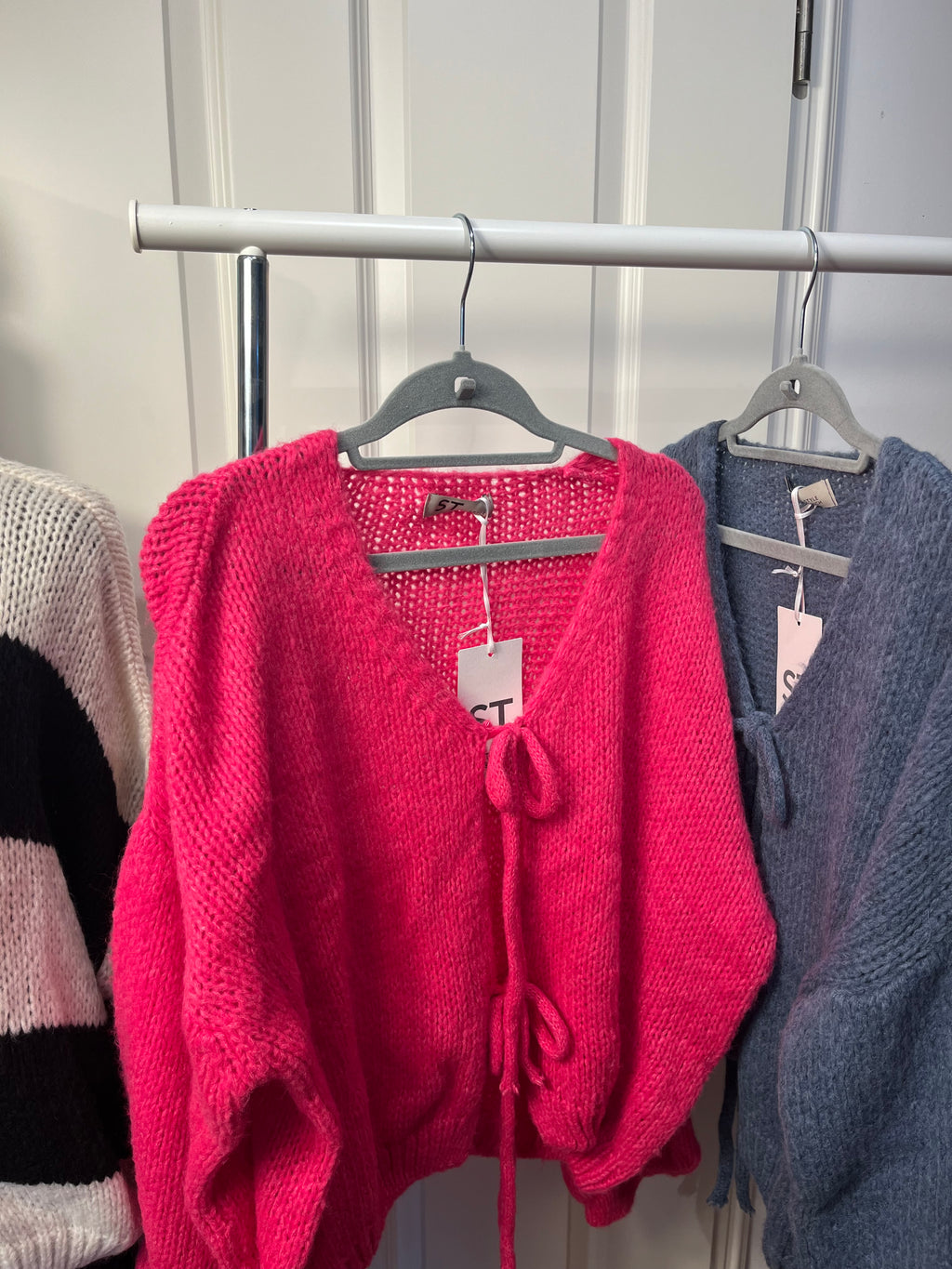 Cardigan Strickjacke mit Schleifen