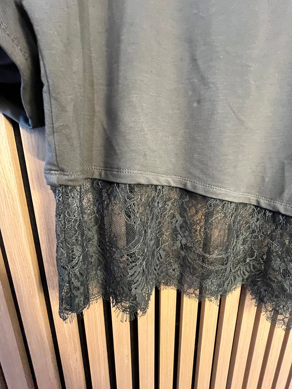 Spitzen Shirt beige schwarz braun grau