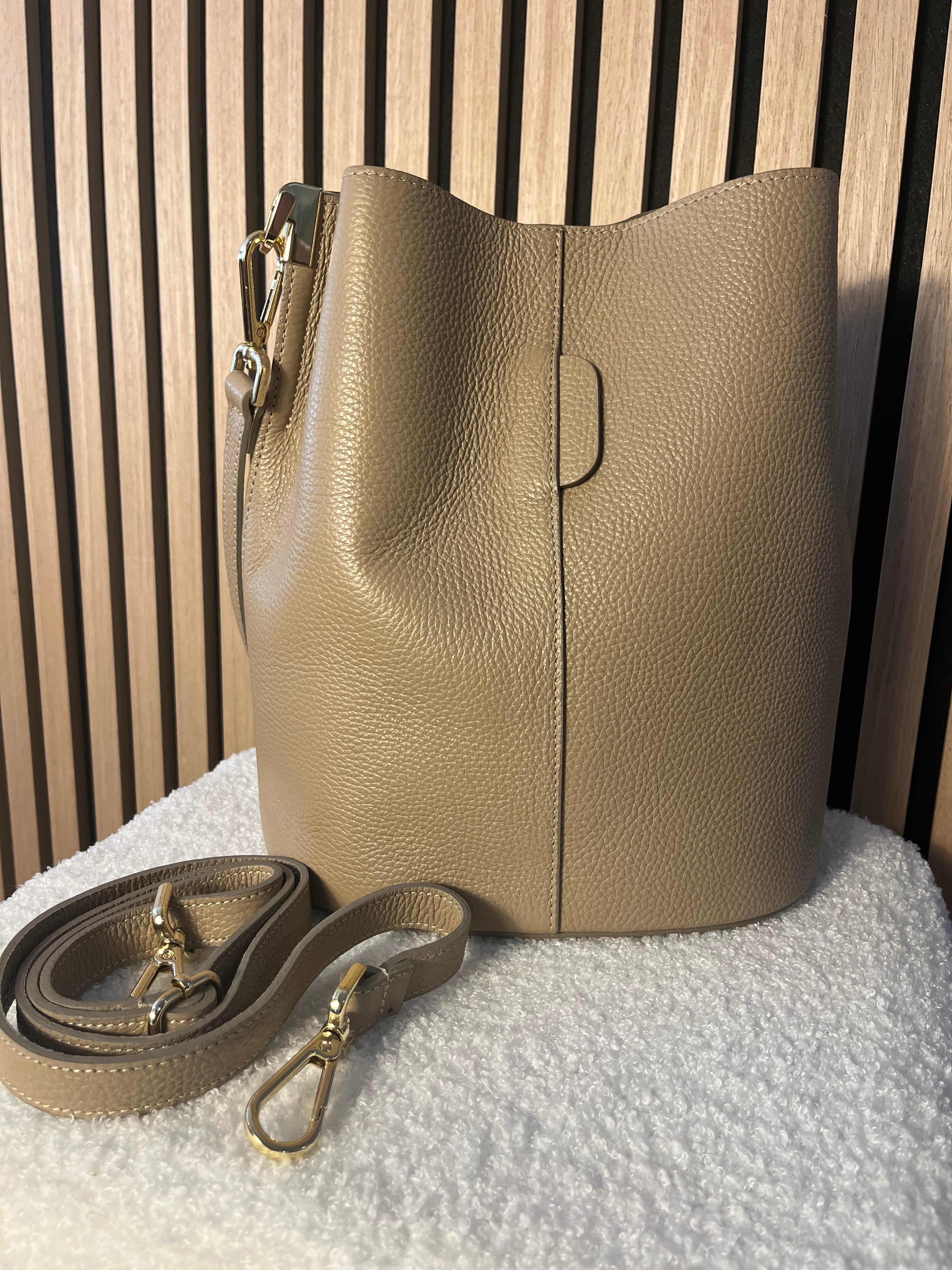 Tasche Leder Beutelform 