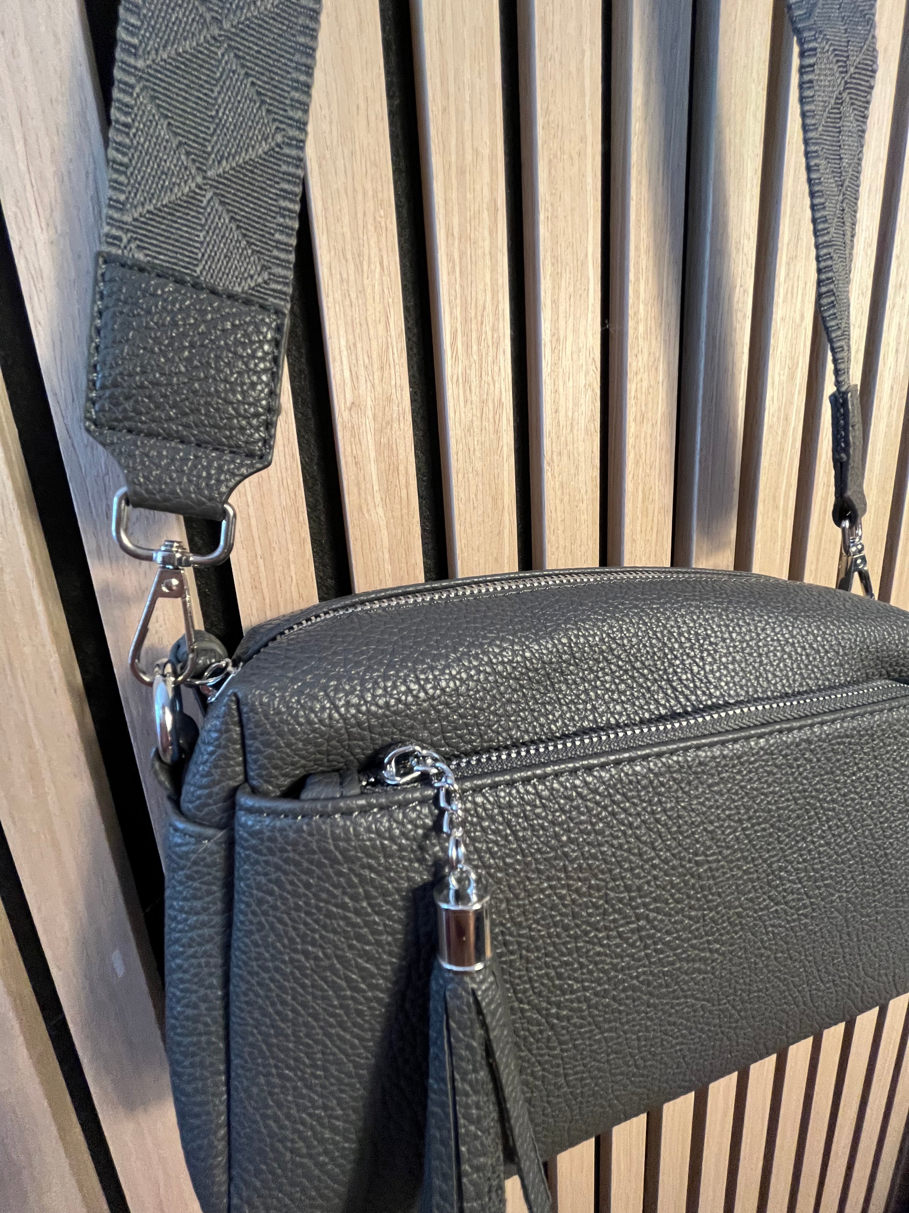 TASCHE crossbody Kunstleder