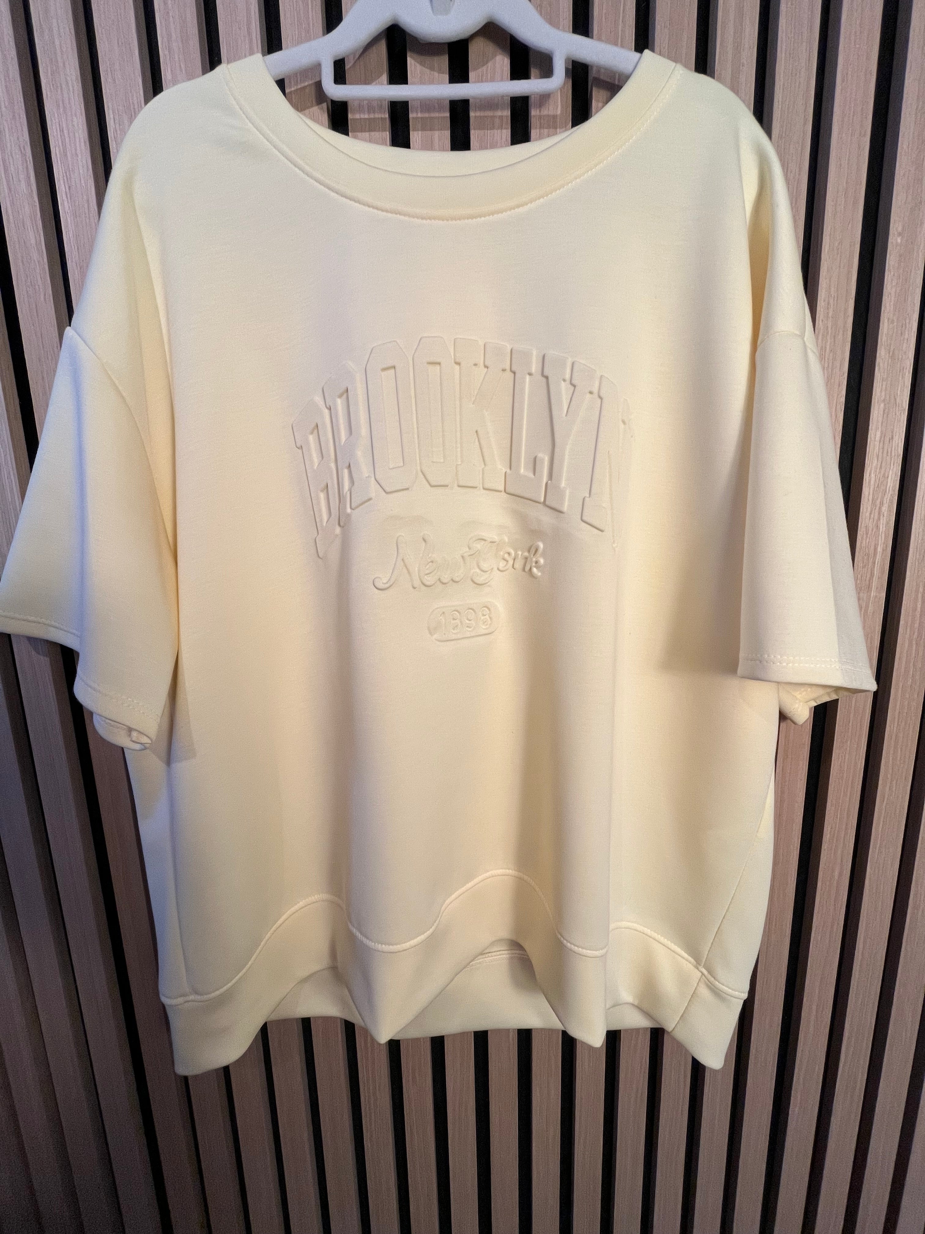 Butterstoff Shirt mit Brooklyn Schriftzug