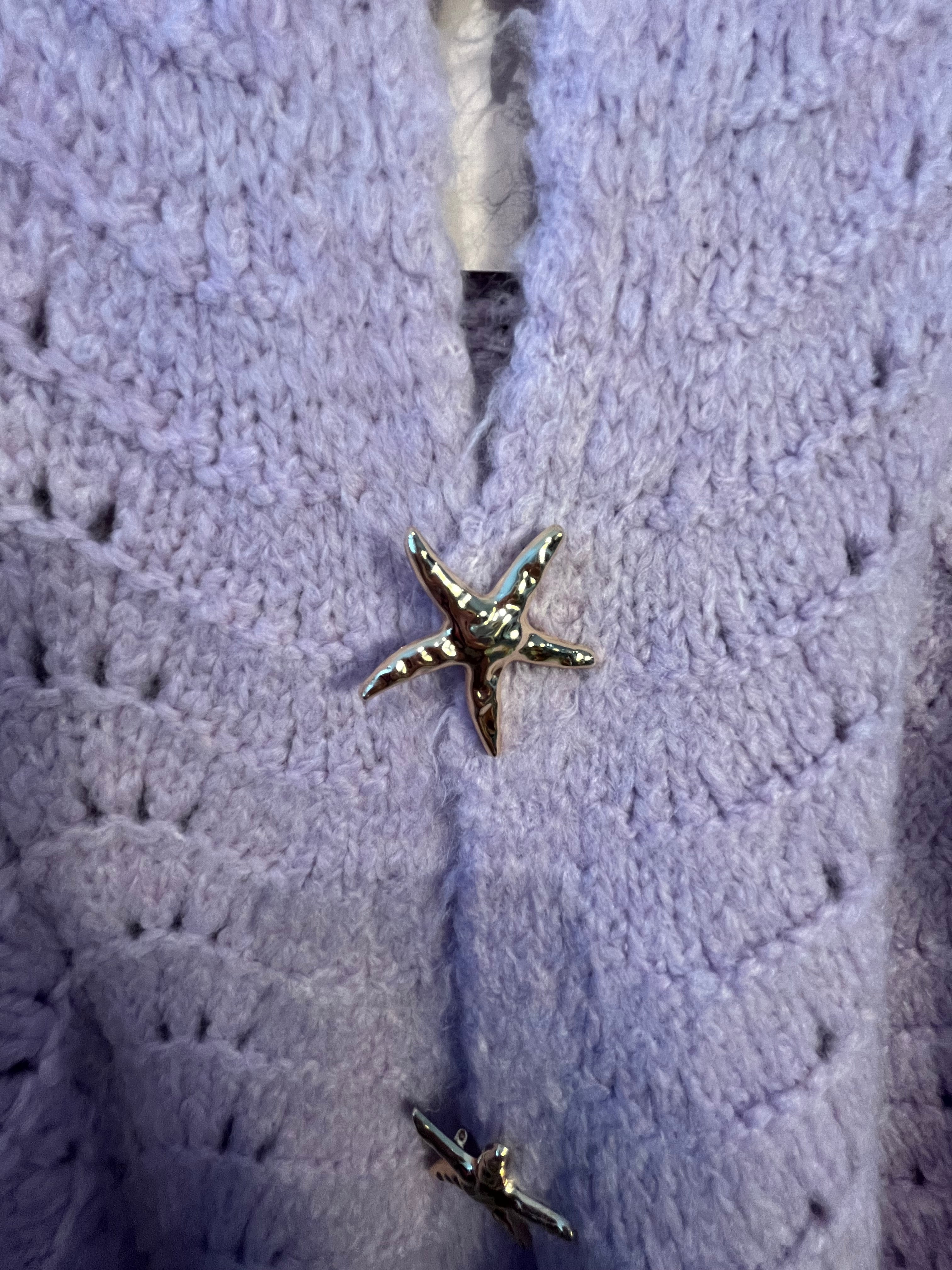 Strickjacke flieder blau mint weich mit Broschen Knöpfen