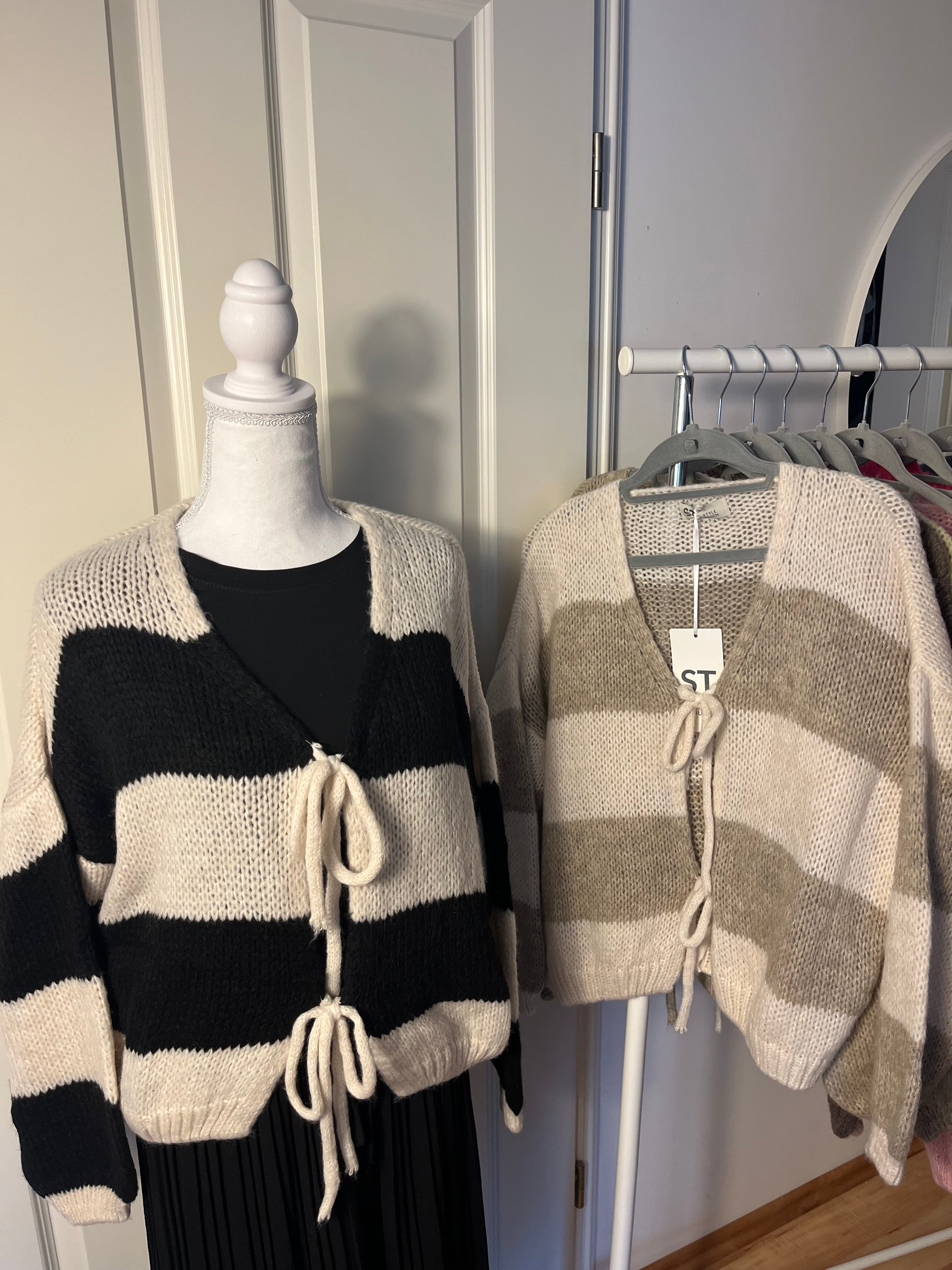 Cardigan Strickjacke mit Schleifen