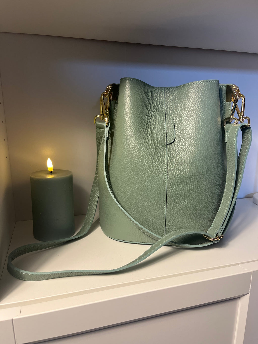 Tasche „Valentina“ Beutelform Leder edel crossbody Umhängetasche