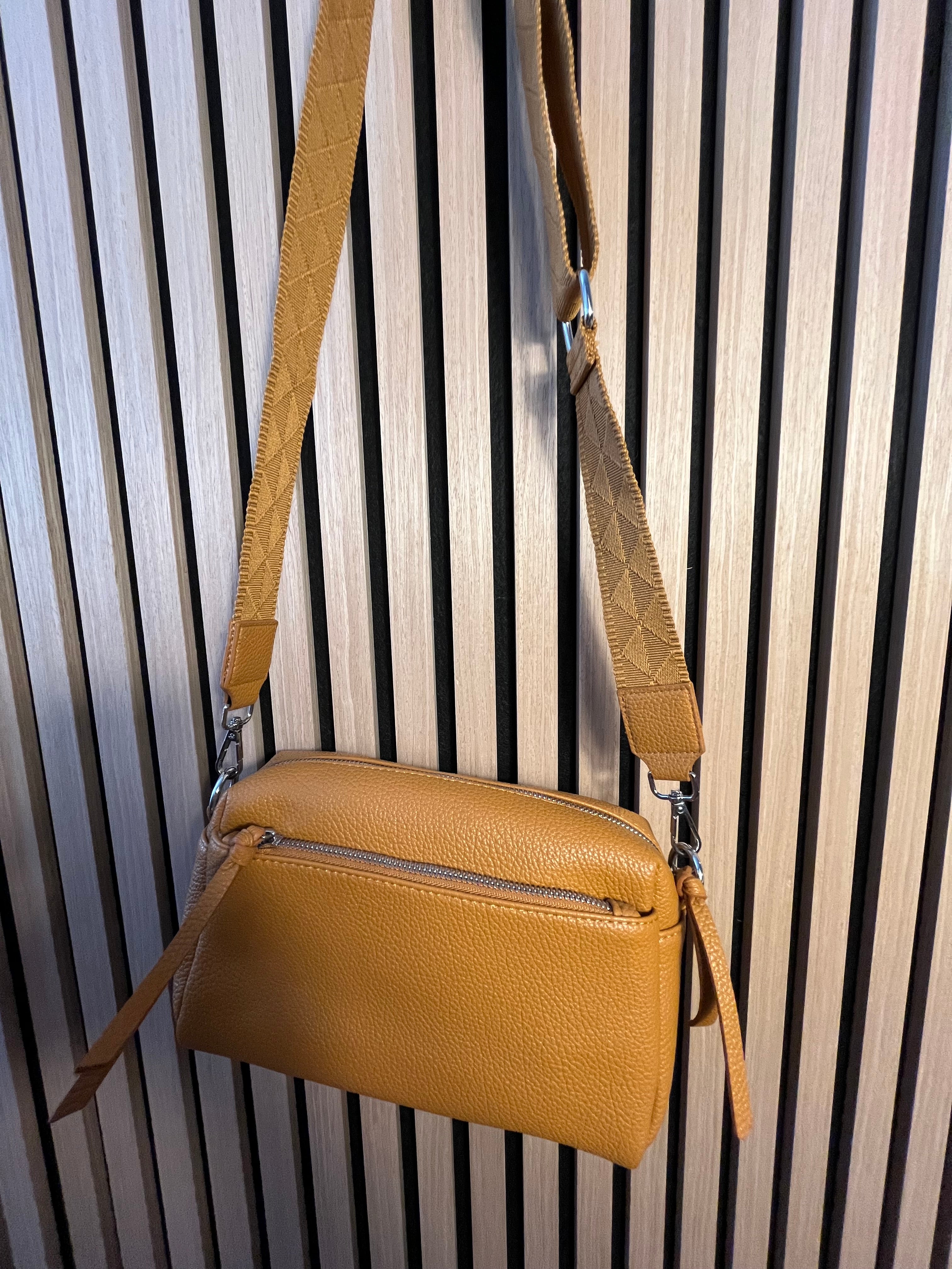 TASCHE crossbody Kunstleder