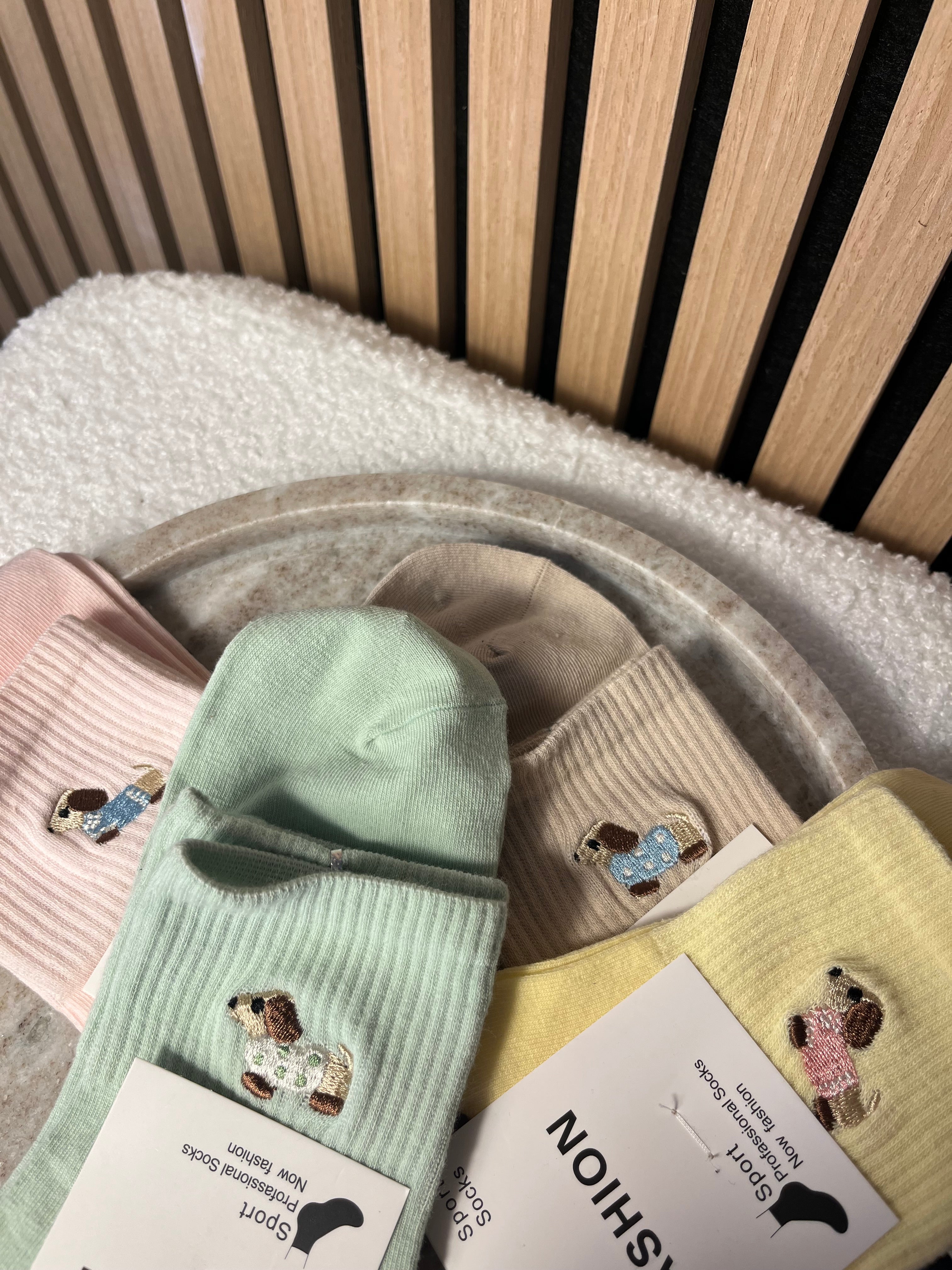 Socken Dackel gestickt