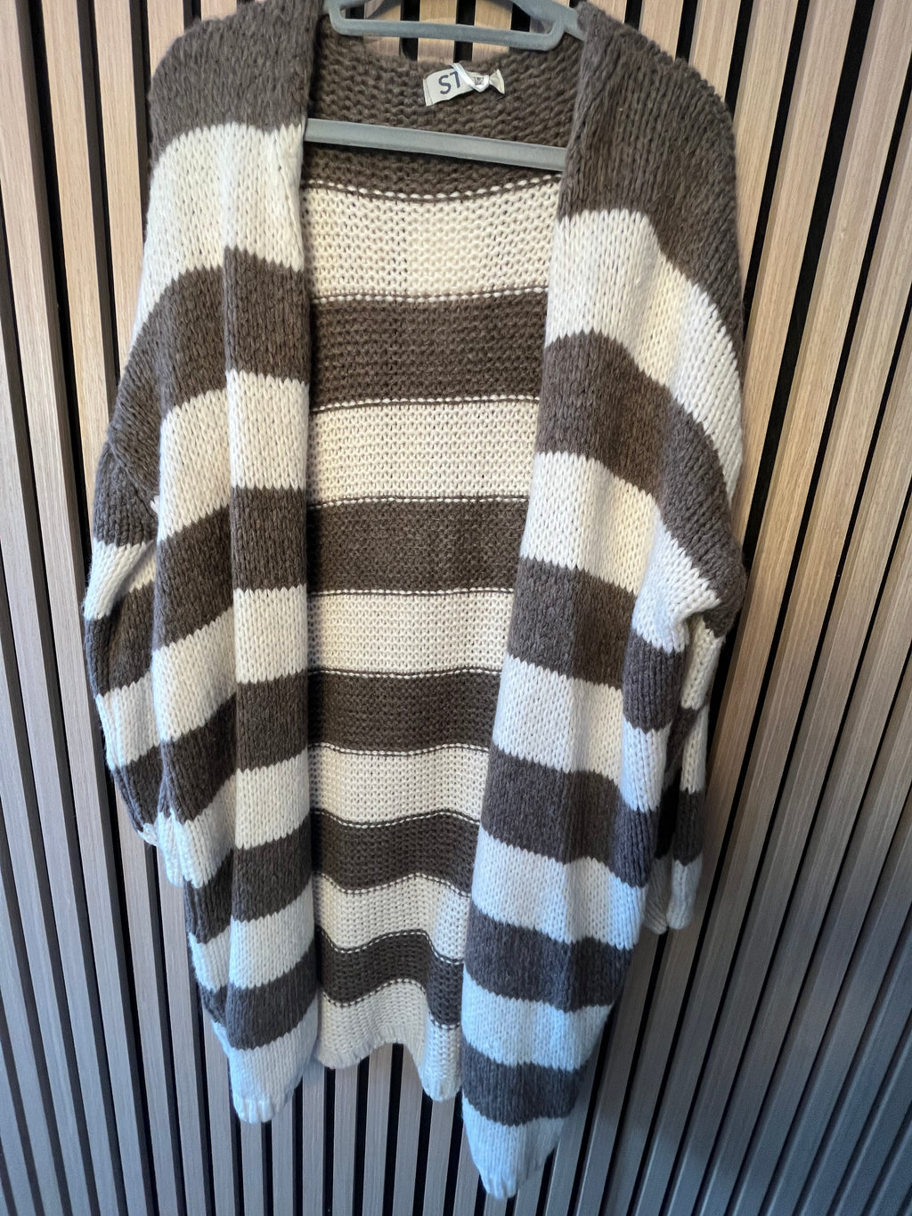 Lange Strickjacke Cardigan mit Streifen