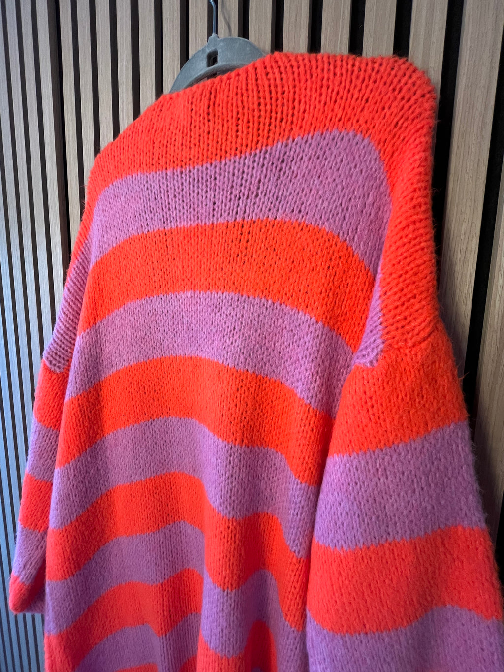 Lange Strickjacke Cardigan mit Streifen