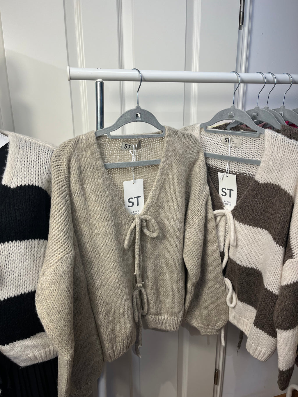 Cardigan Strickjacke mit Schleifen