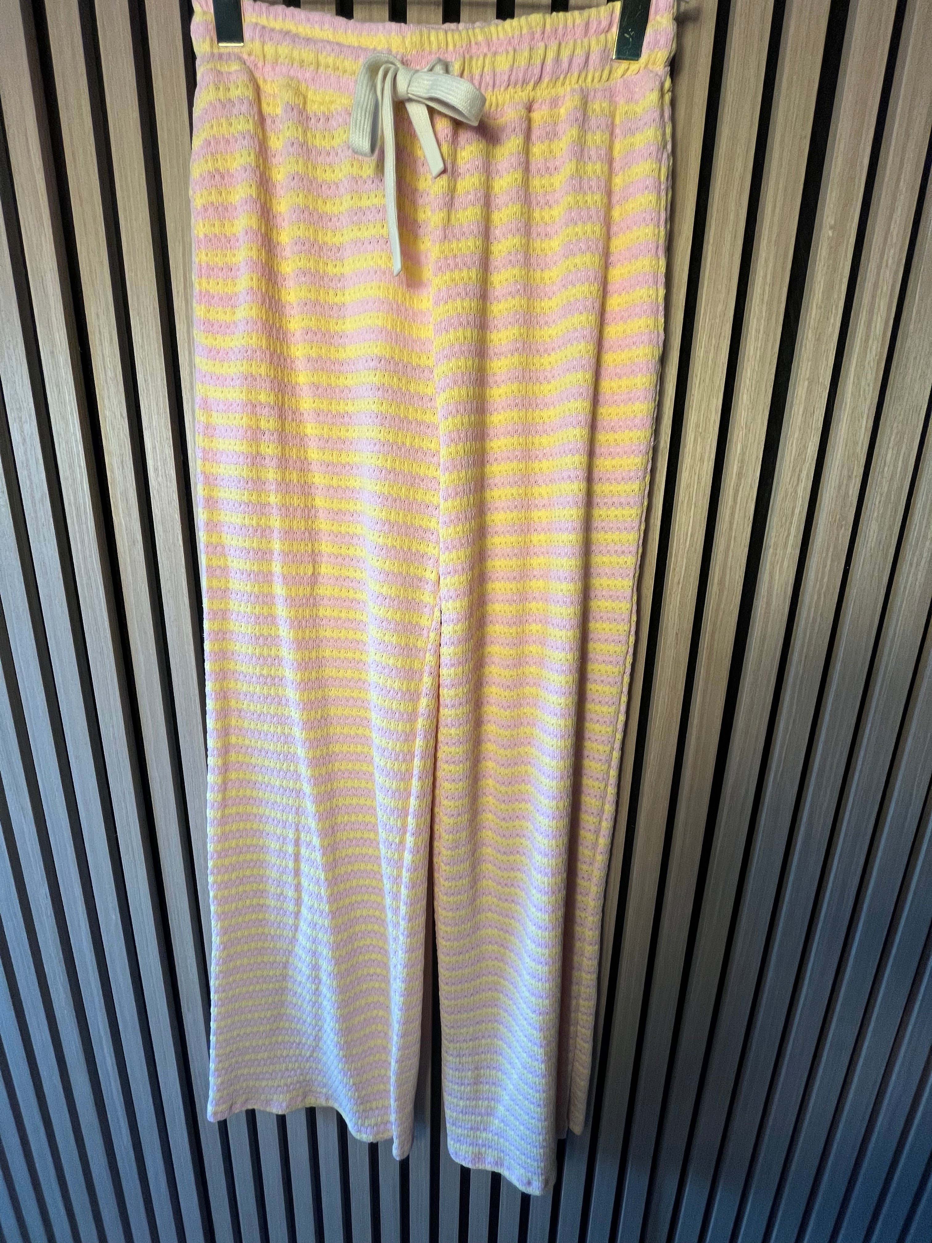 Hose im Strickdesign